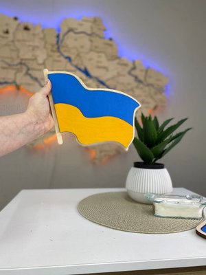 Прапор України з дерева  25х19см фото — Karta-Ukrainy.com.ua