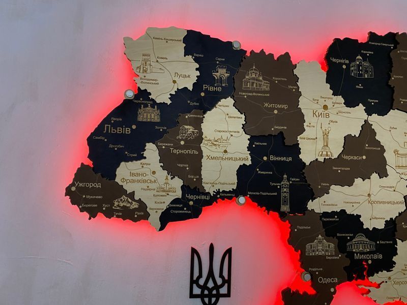 Дерев'яна мапа України з підсвіткою "Лате макіато", багатошарова, Travel 250&times;165см фото &mdash; Karta-Ukrainy.com.ua
